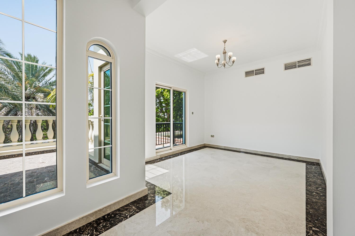 4 Bedrooms Villa in Cluster 11