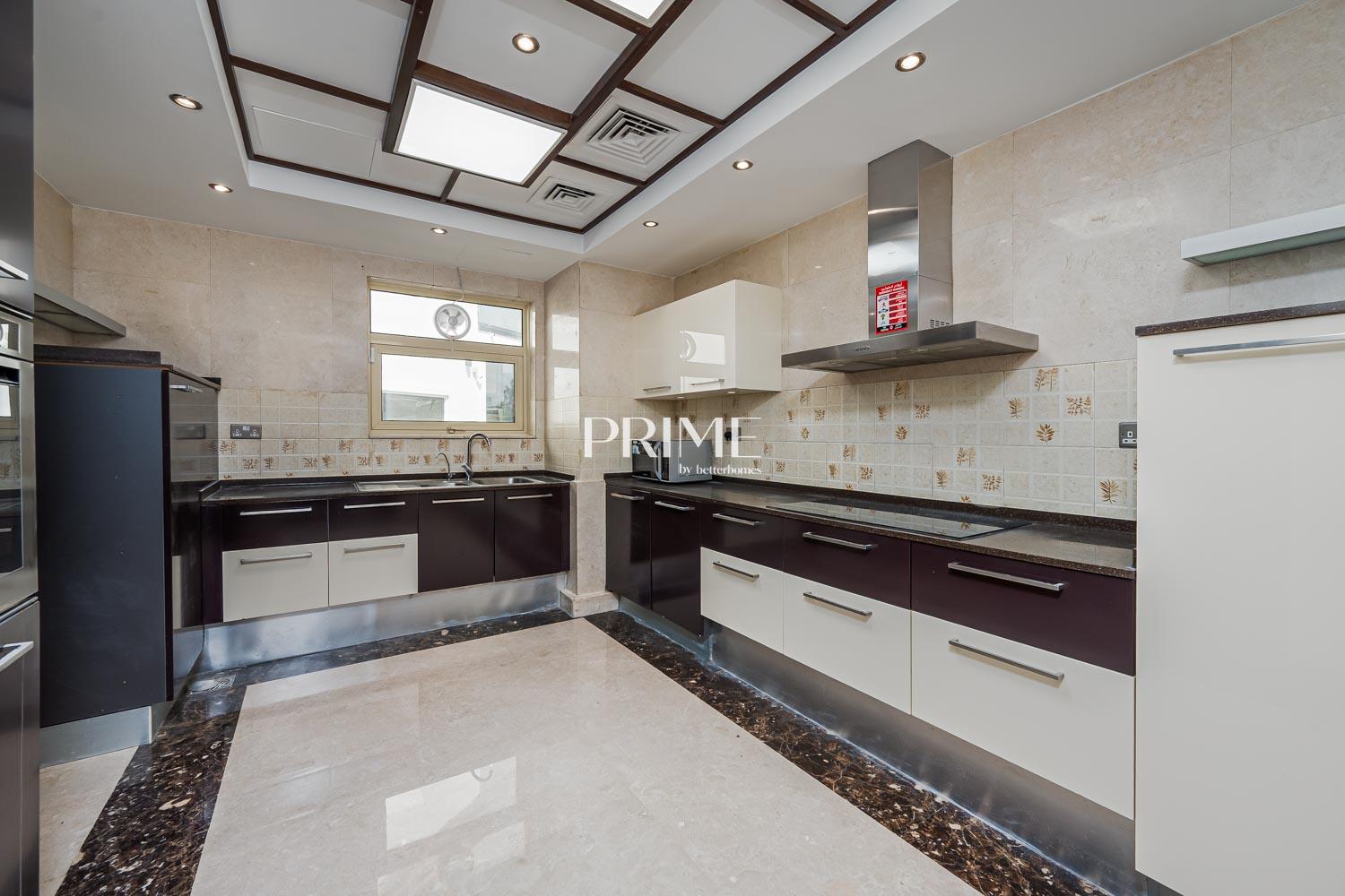 4 Bedrooms Villa in Cluster 11