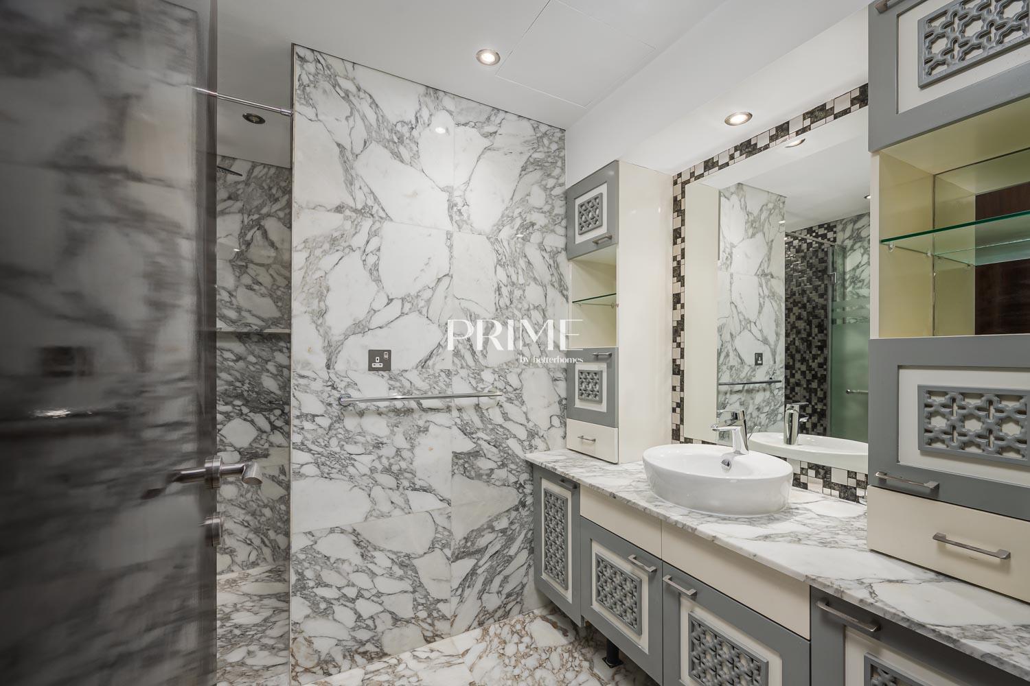 4 Bedrooms Villa in Cluster 11