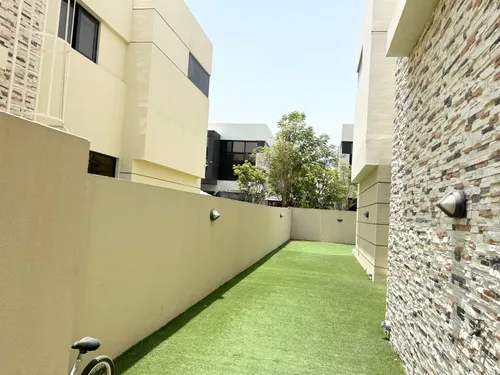 3 Bedrooms Villa in Richmond