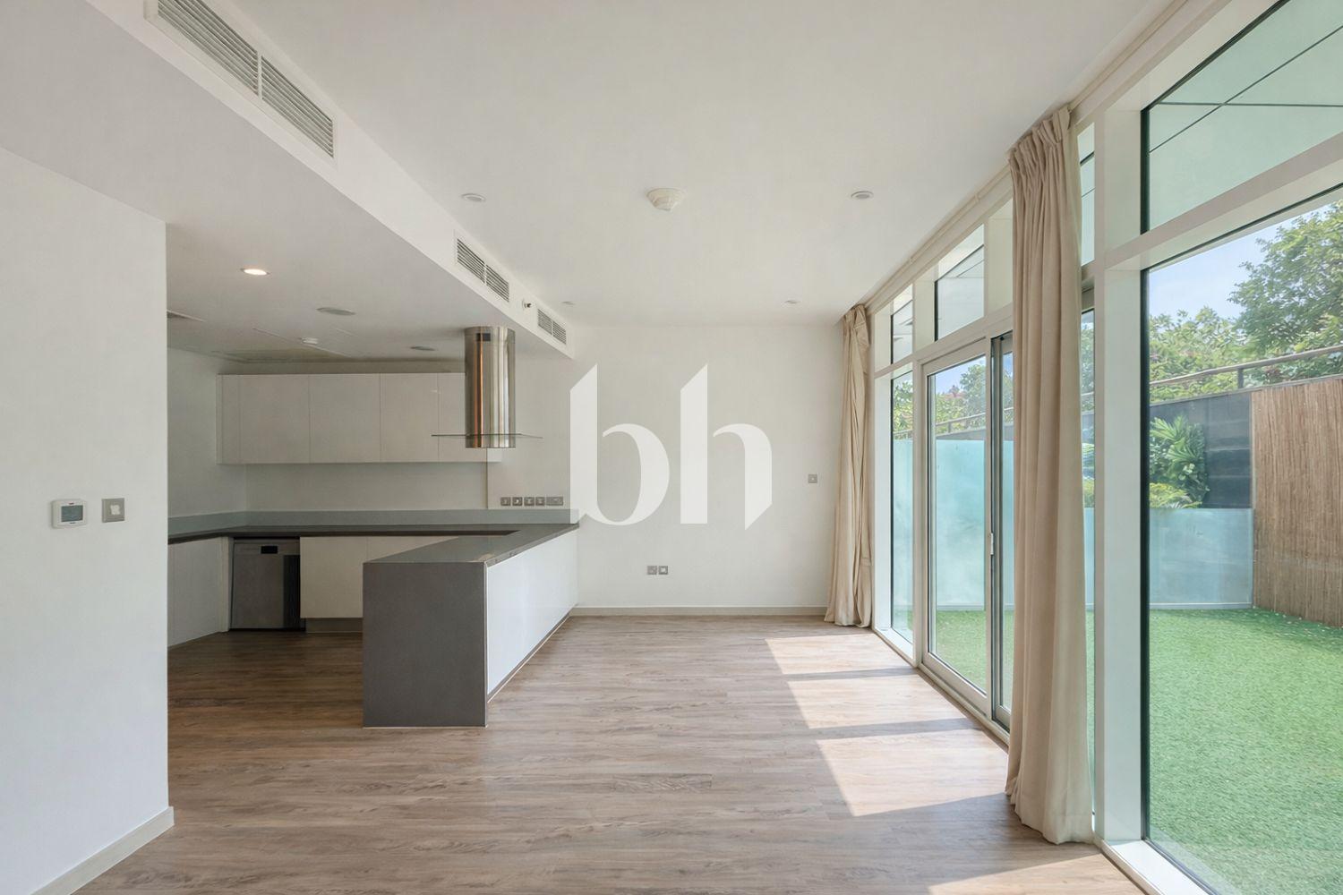 Upgraded Floor | Huge Private Terrace | Vacant Now