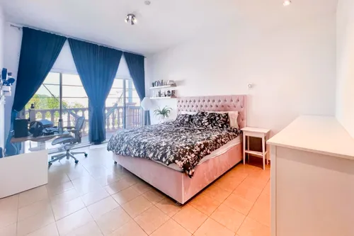 2 Bedrooms Villa in District 9J