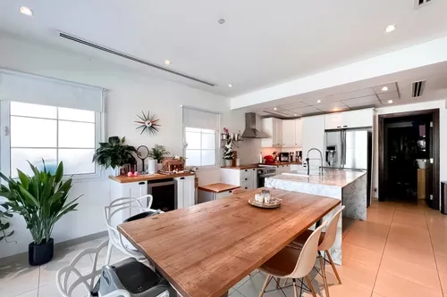 2 Bedrooms Villa in District 9J