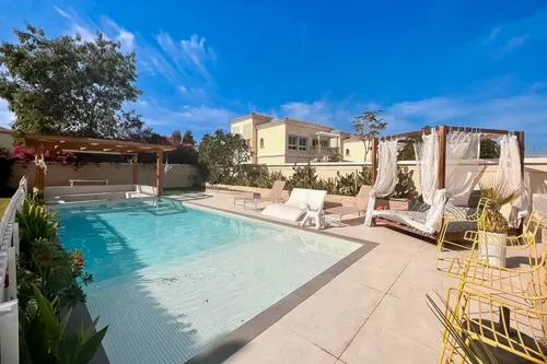 2 Bedrooms Villa in District 9J