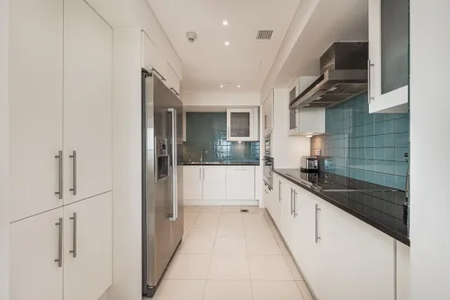 3 Bedrooms Apartment in Jumeirah Living