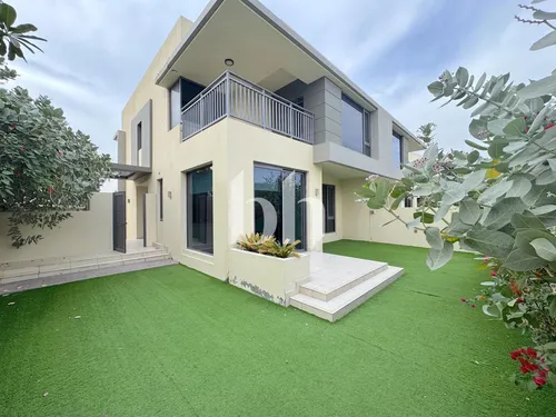 Vacant | Green Belt | Landscaped | Must See