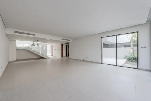 4 Bedrooms Villa in Umm Suqeim 3 Villas