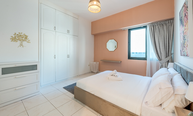 1 Bedroom Apartment in Al Meraikhi Tower