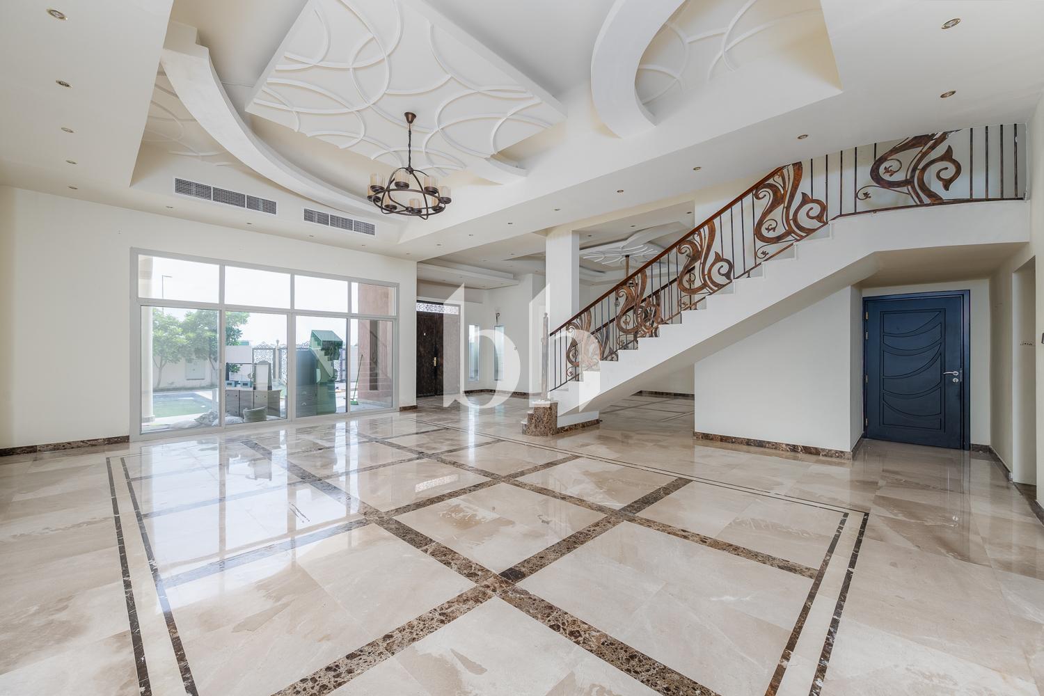 Freshly Upgraded | Huge Villa | Separate Majlis