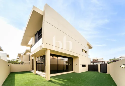 Vacant Now I Corner Unit IUnfurnished I Landscaped