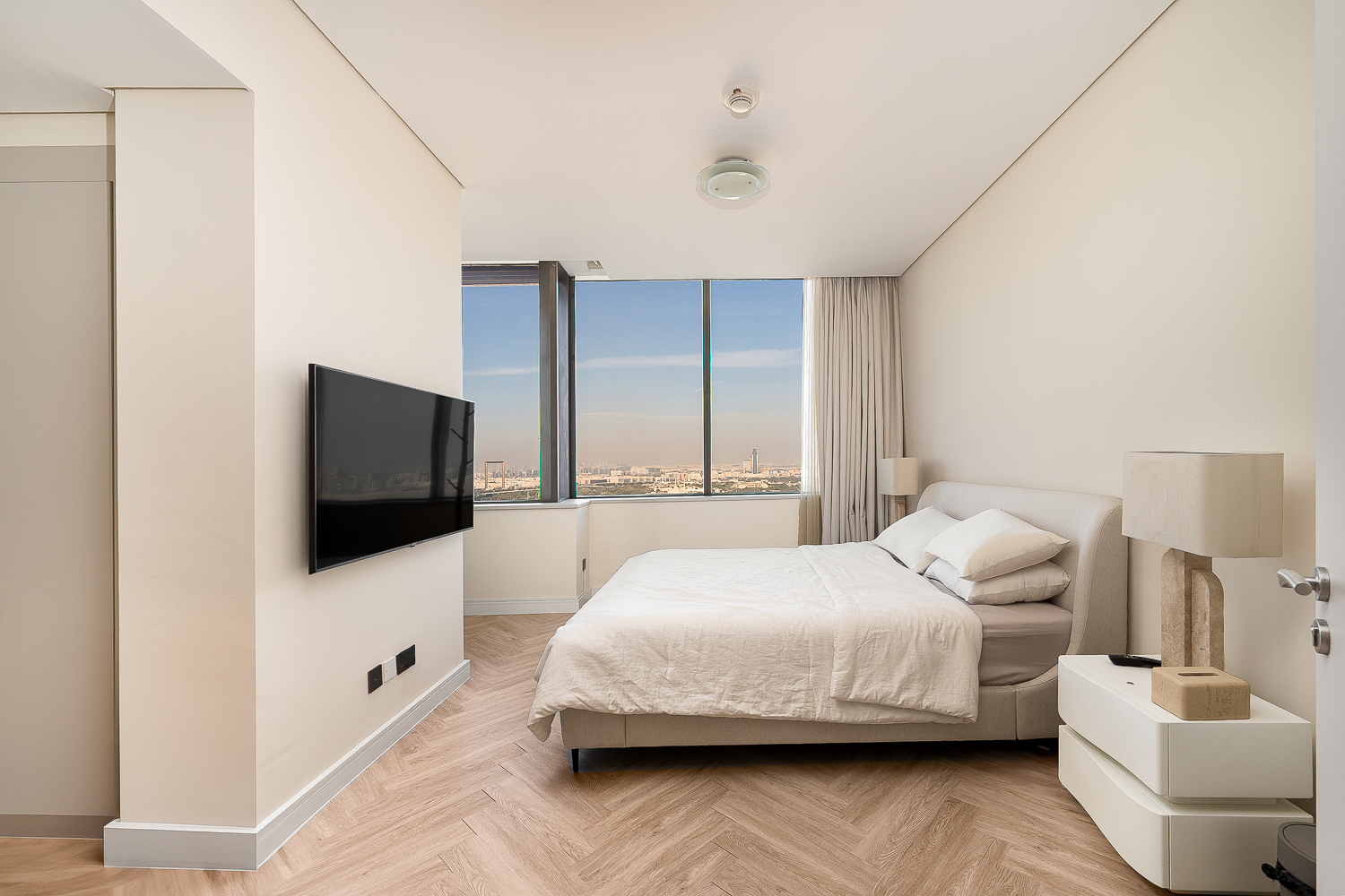 2 Bedrooms Apartment in Sky Gardens