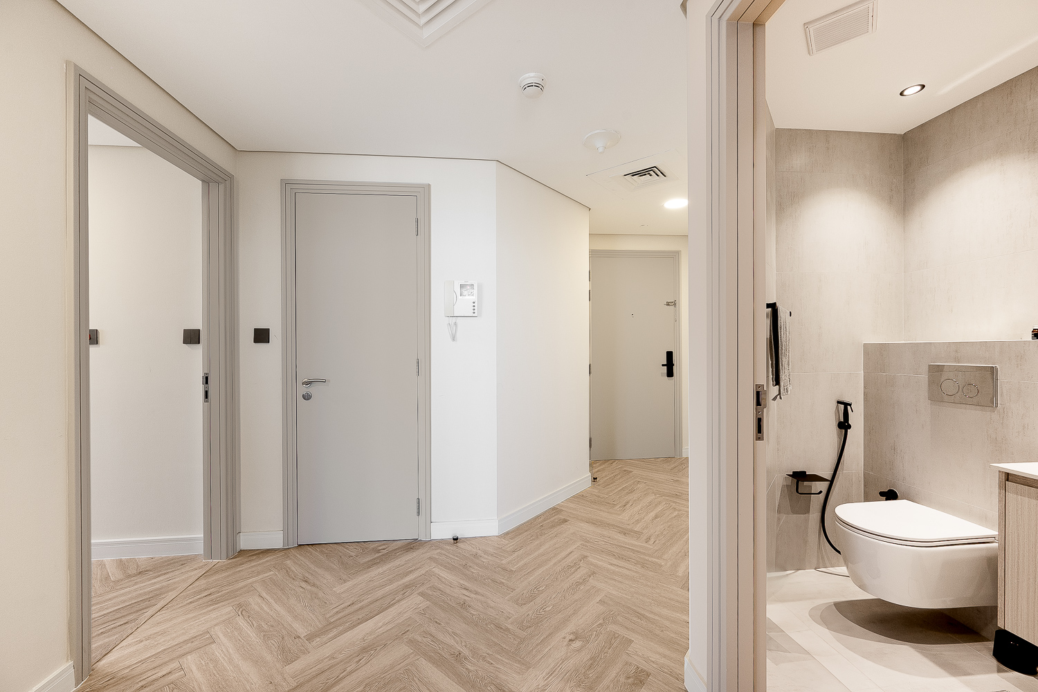 2 Bedrooms Apartment in Sky Gardens