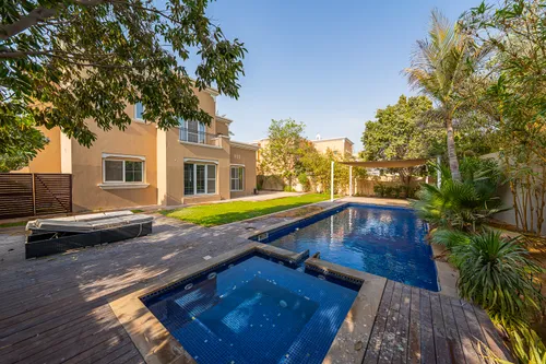 4 Bedrooms Villa in Mirador La Coleccion 2