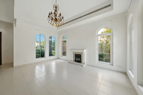 4 Bedrooms Villa in Mirador La Coleccion 2