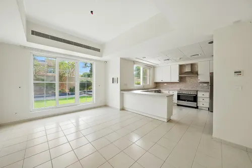 4 Bedrooms Villa in Mirador La Coleccion 2