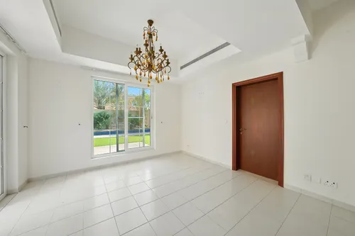 4 Bedrooms Villa in Mirador La Coleccion 2