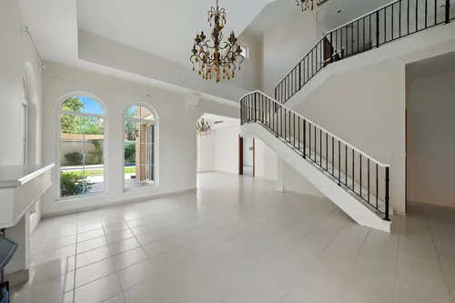 4 Bedrooms Villa in Mirador La Coleccion 2