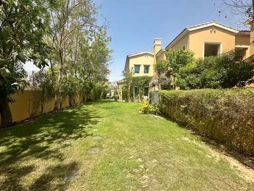 3 Bedrooms Villa in Palmera 4