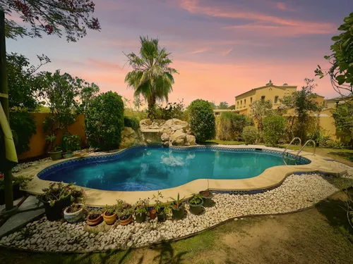 3 Bedrooms Villa in Palmera 4