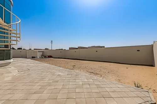 5 Bedrooms Villa in Nad Al Sheba 4