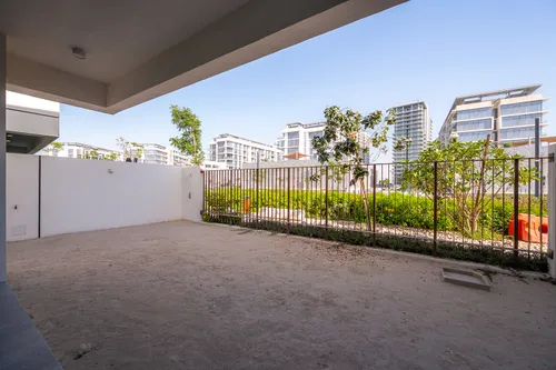 4 Bedrooms Townhouse in District One Phase III A