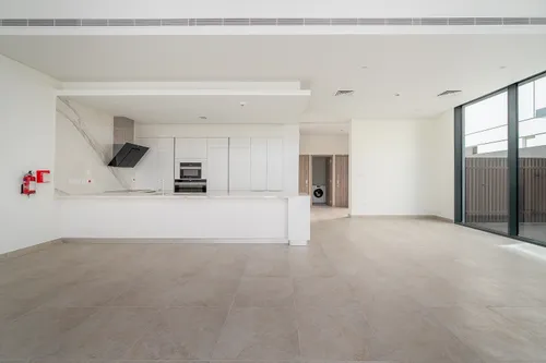 4 Bedrooms Townhouse in District One Phase III A