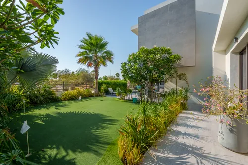 4 Bedrooms Villa in Redwoods