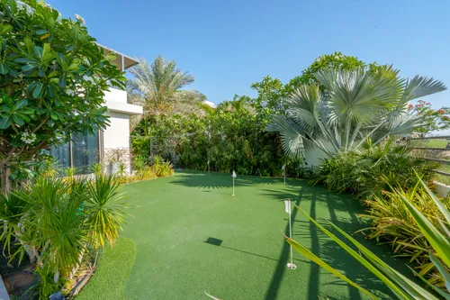 4 Bedrooms Villa in Redwoods