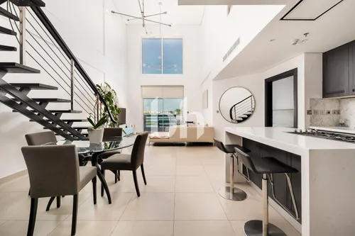 Upgraded Duplex | Lake View | Tenanted