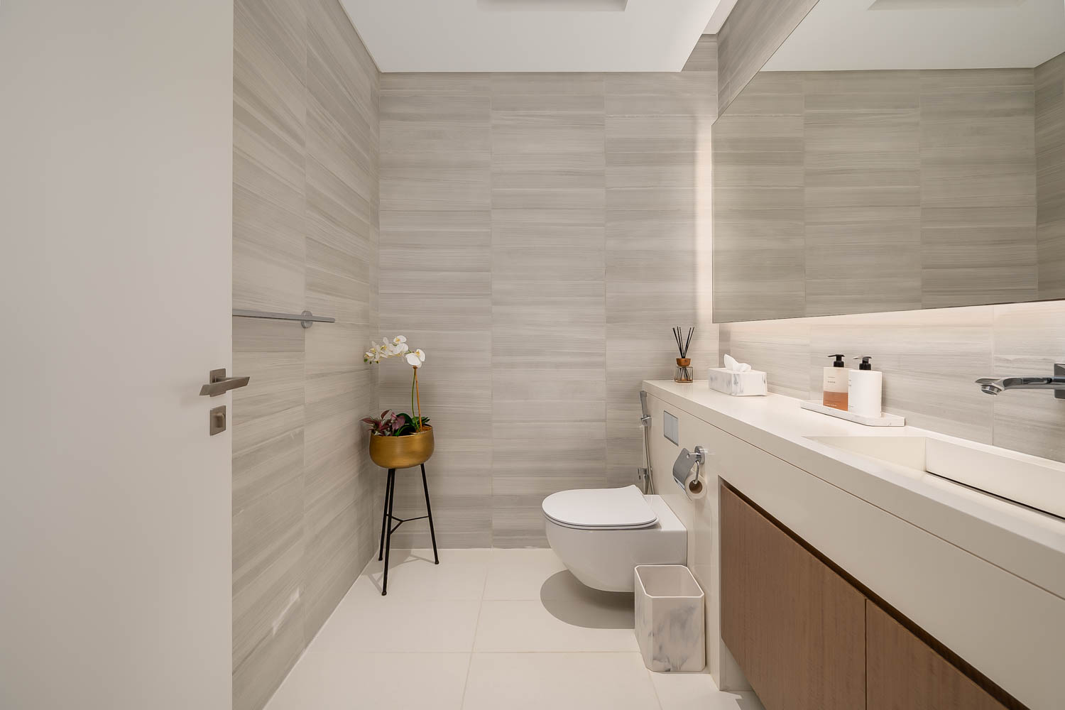 3 Bedrooms Apartment in Serenia Residences East