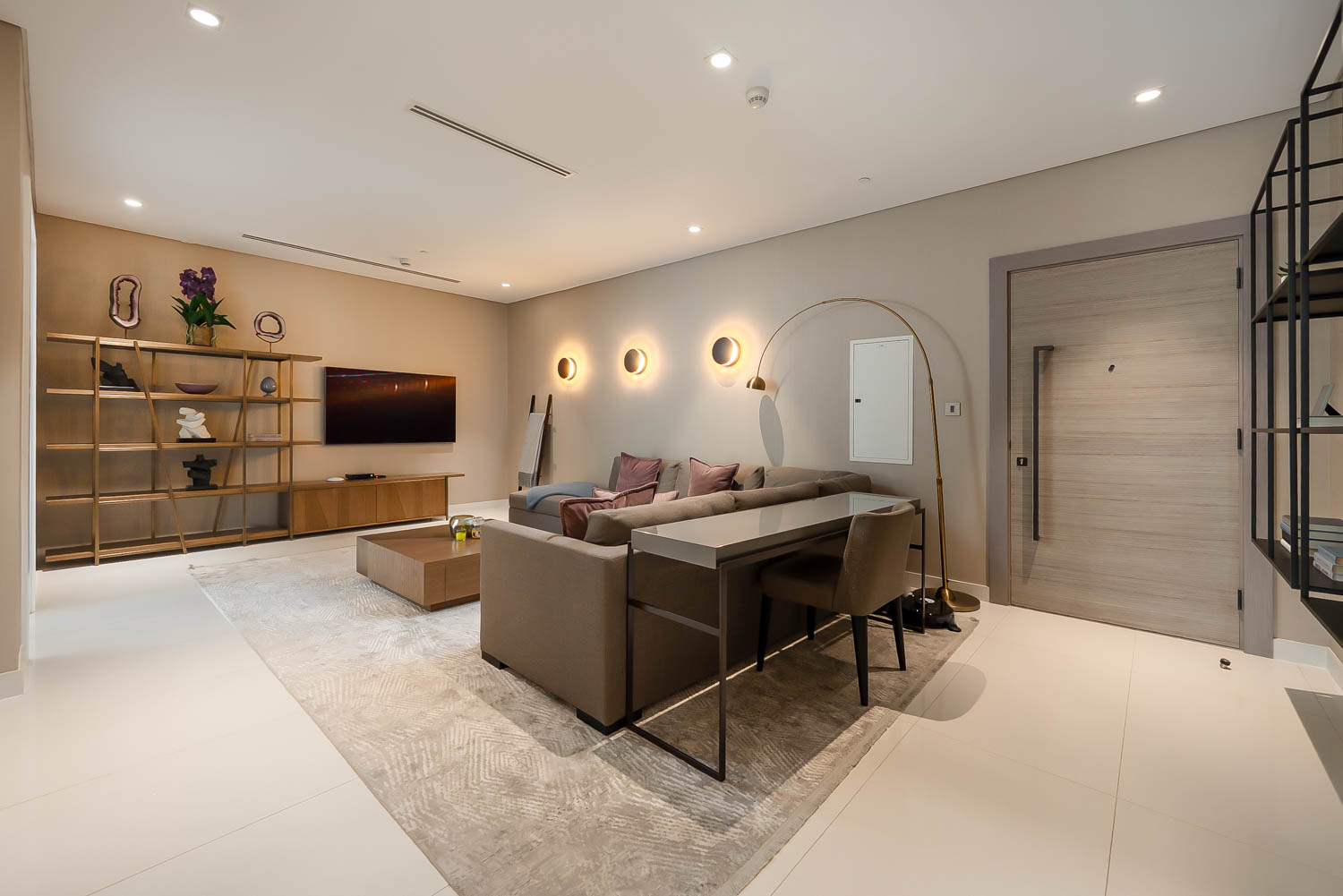 3 Bedrooms Apartment in Serenia Residences East