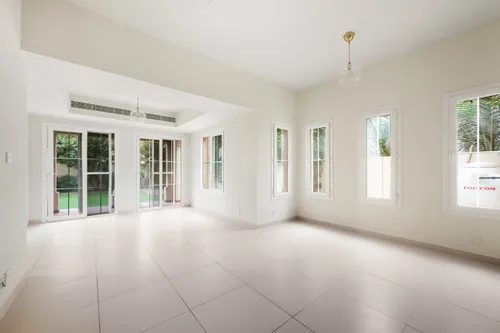 3 Bedrooms Townhouse in Springs 5