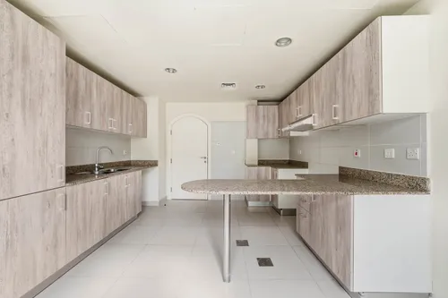 3 Bedrooms Townhouse in Springs 5