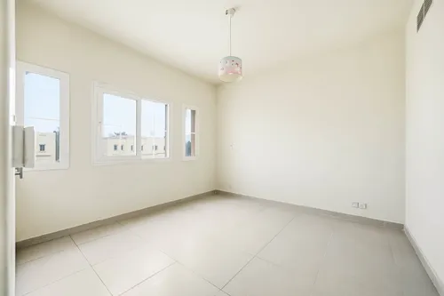 3 Bedrooms Townhouse in Springs 5