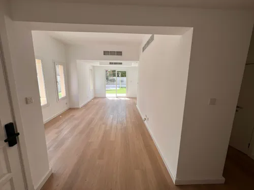 3 Bedrooms Townhouse in Springs 15