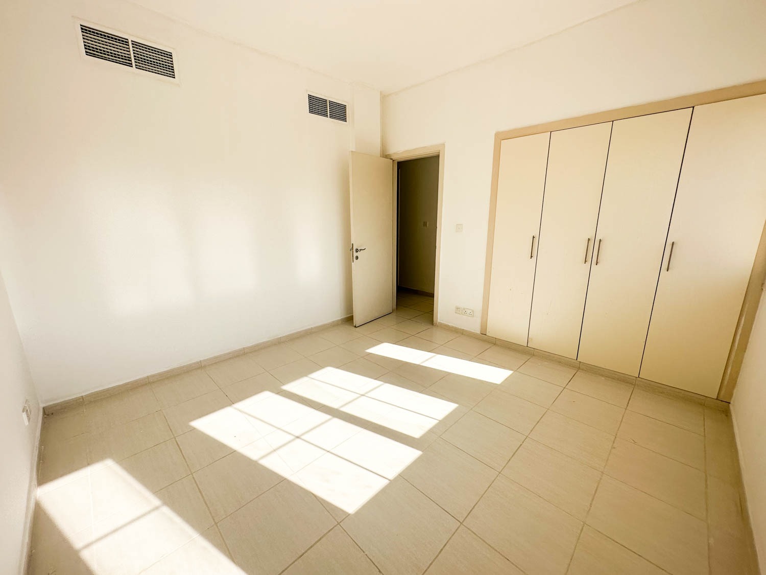 3 Bedrooms Townhouse in Springs 5