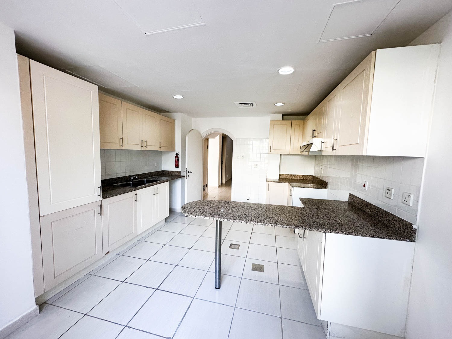 3 Bedrooms Townhouse in Springs 5