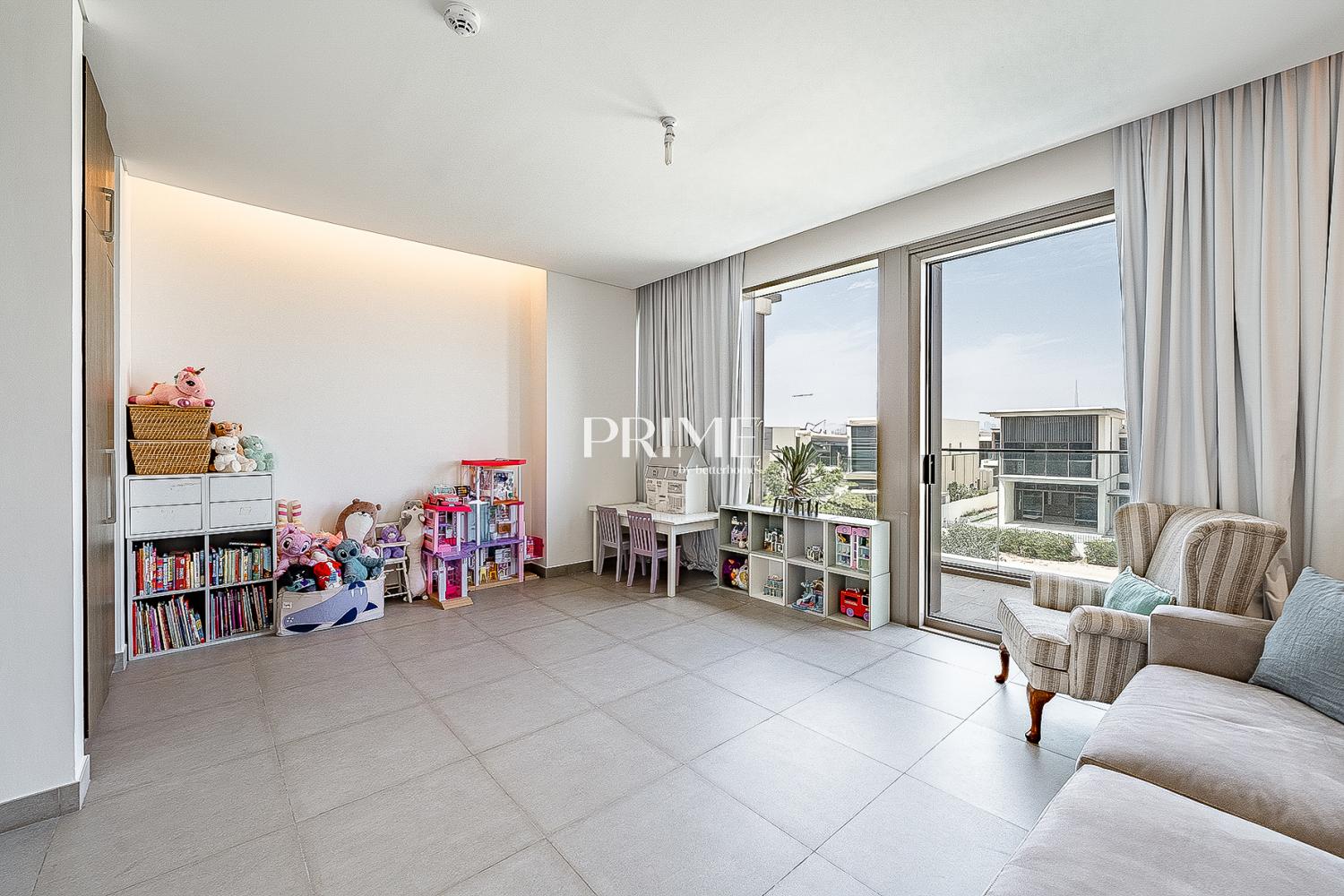 4 Bedrooms Villa in Golf Place 1