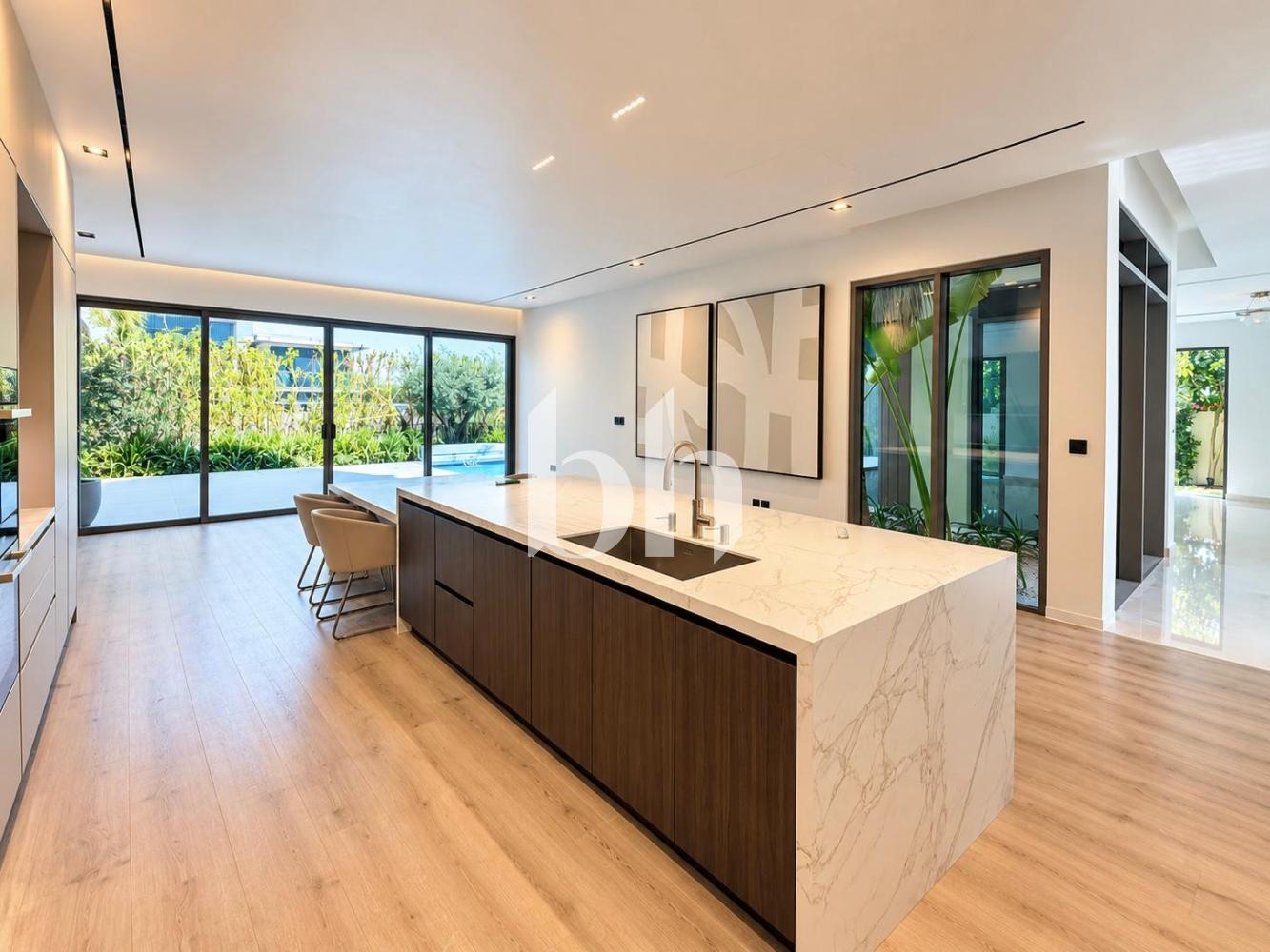 4 Bedrooms Villa in Golf Place 1