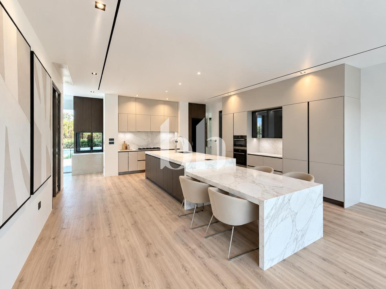 4 Bedrooms Villa in Golf Place 1