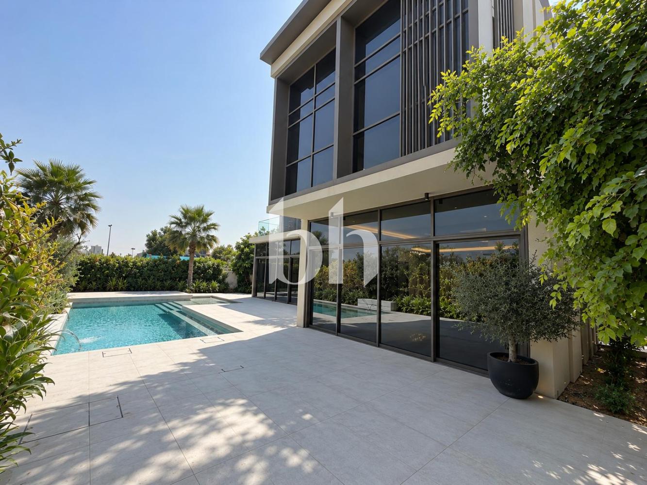 4 Bedrooms Villa in Golf Place 1