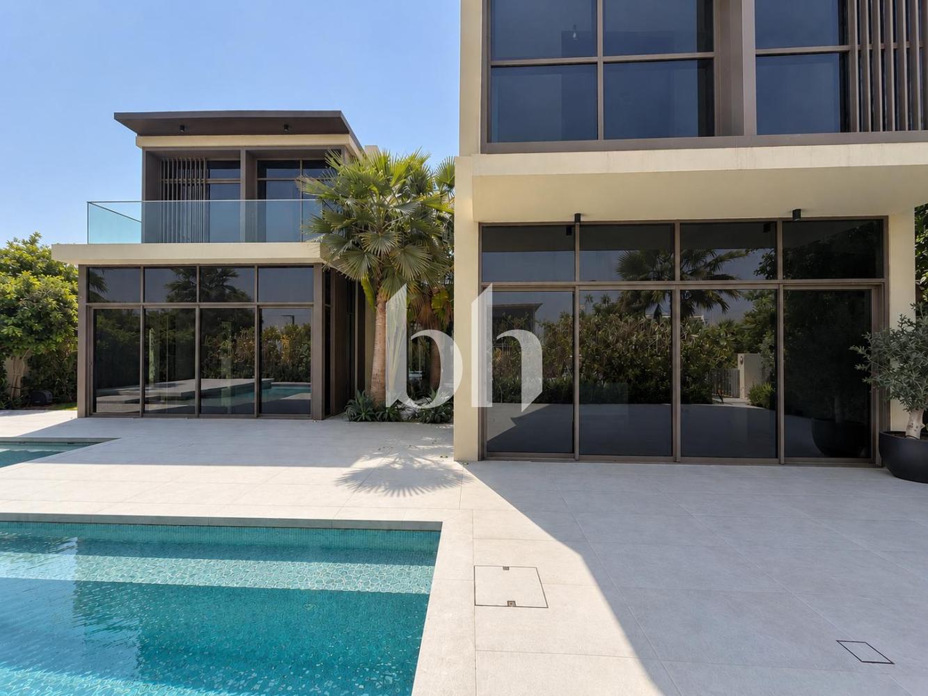 4 Bedrooms Villa in Golf Place 1