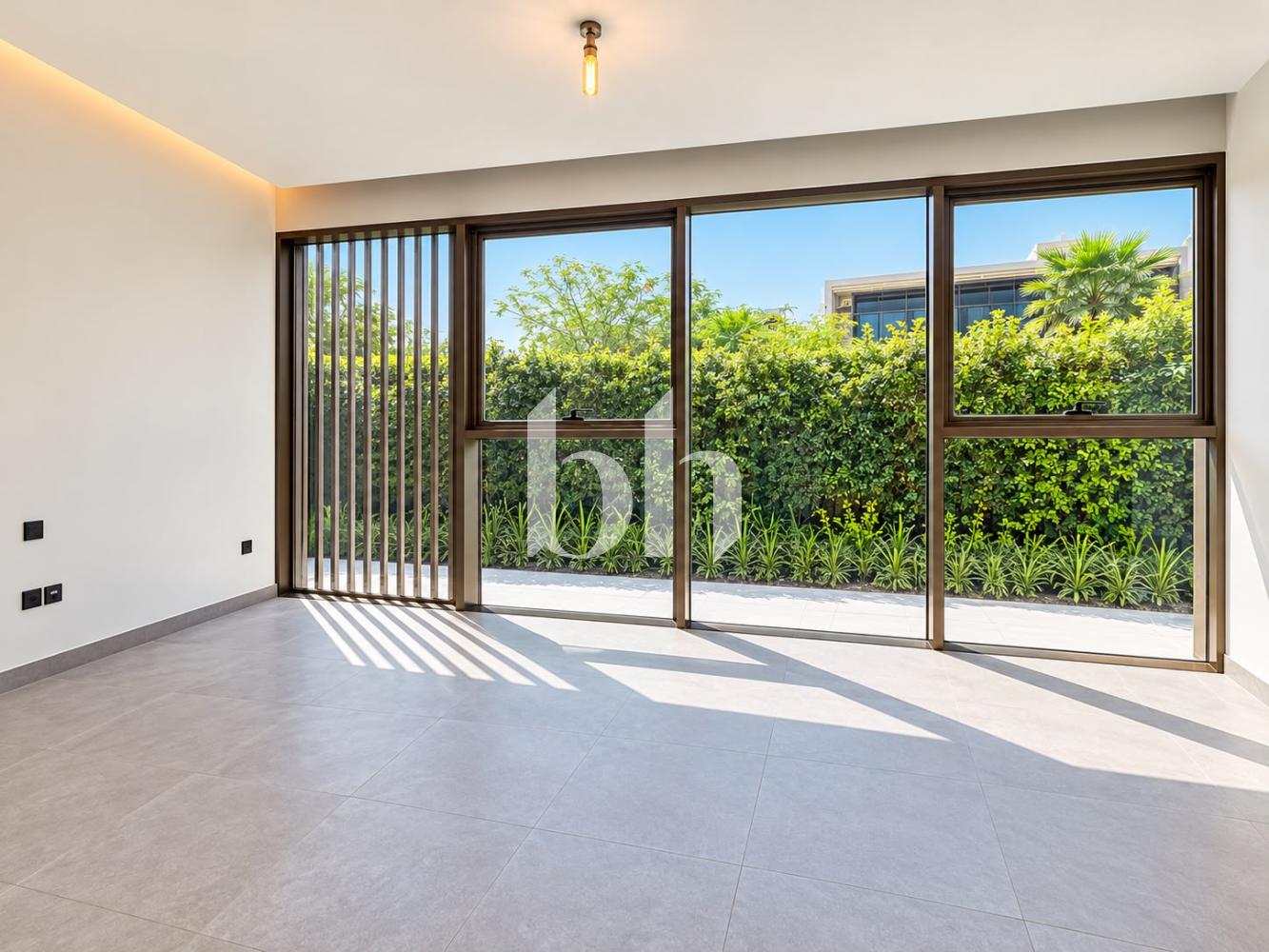 4 Bedrooms Villa in Golf Place 1