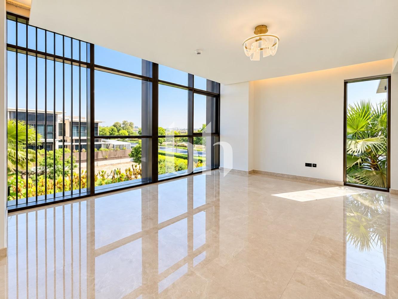 4 Bedrooms Villa in Golf Place 1