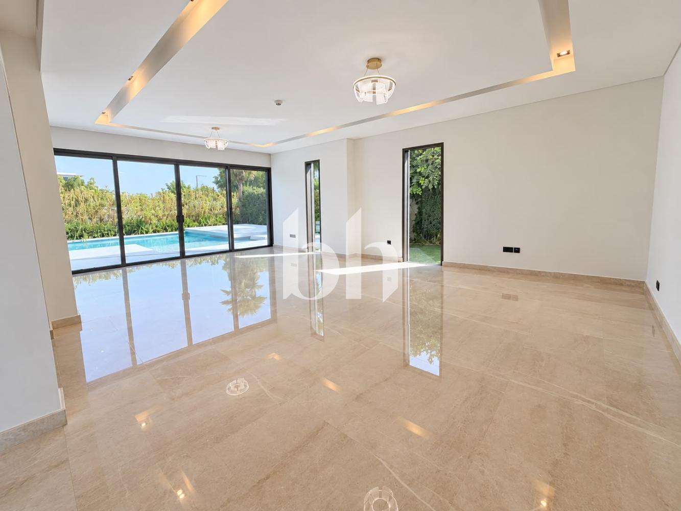 4 Bedrooms Villa in Golf Place 1