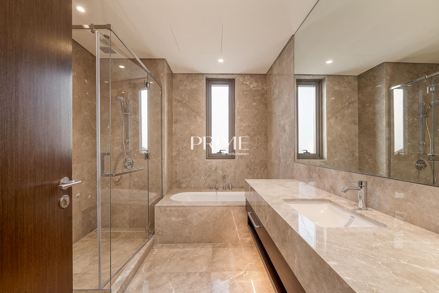 5 Bedrooms Villa in Golf Place 1