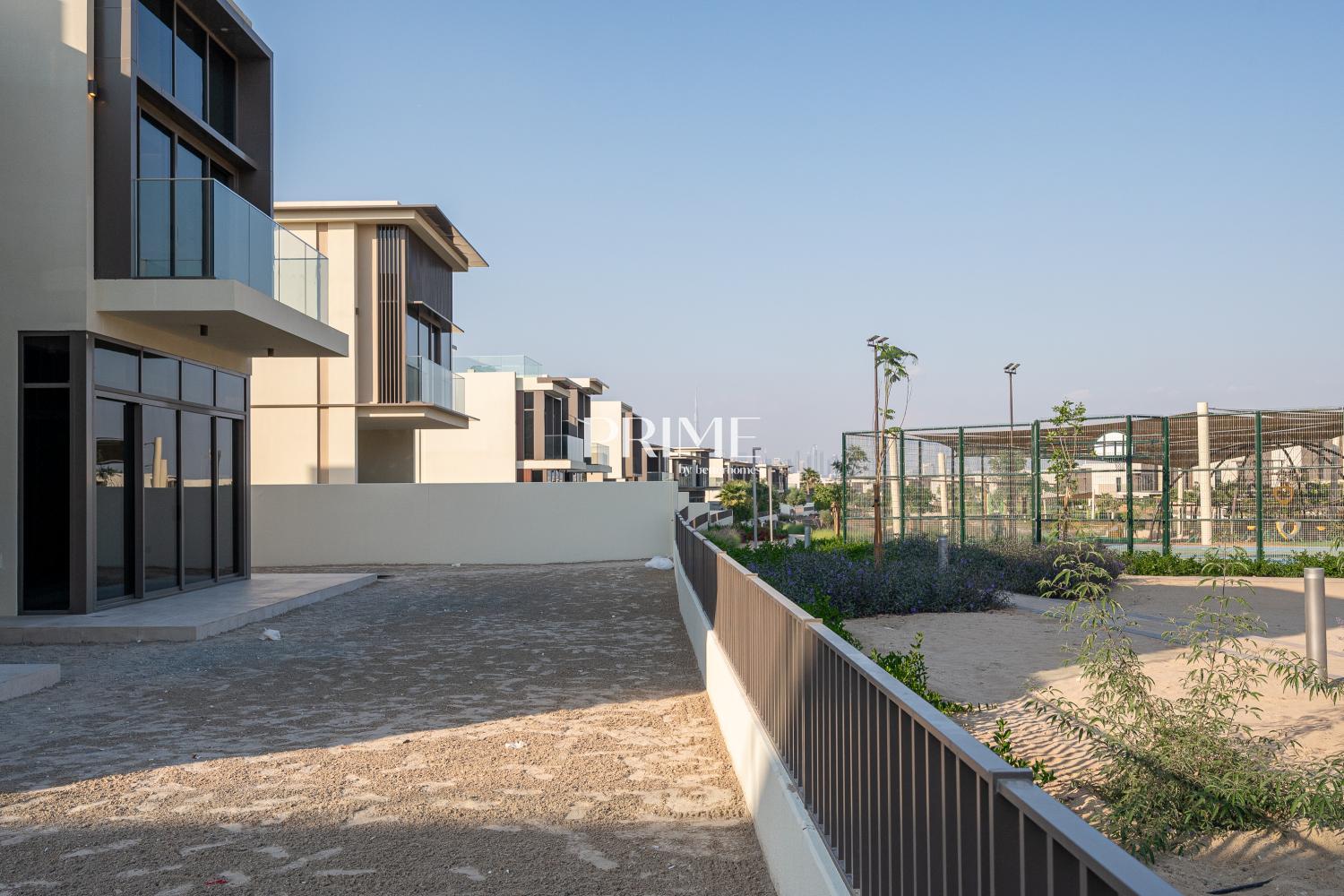 5 Bedrooms Villa in Golf Place 1