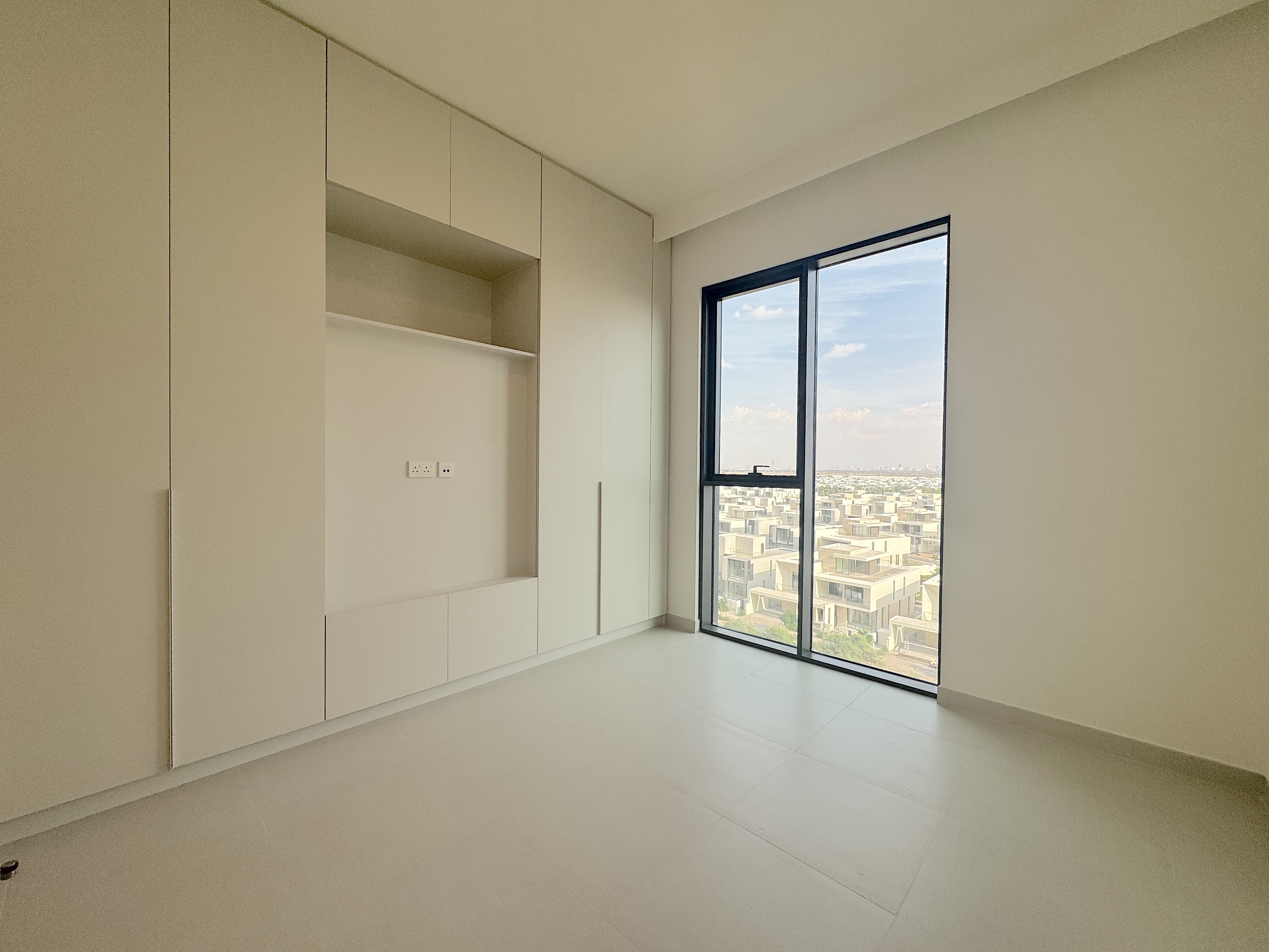 1 Bedroom Apartment in Park Horizon Tower 1