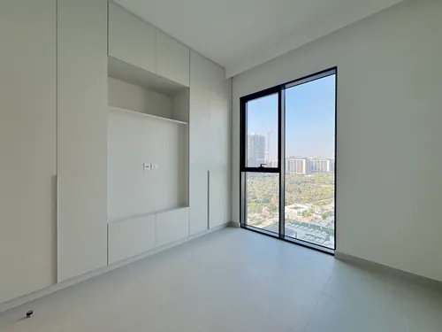 2 Bedrooms Apartment in Park Horizon Tower 1