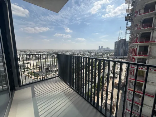 2 Bedrooms Apartment in Park Horizon Tower 1